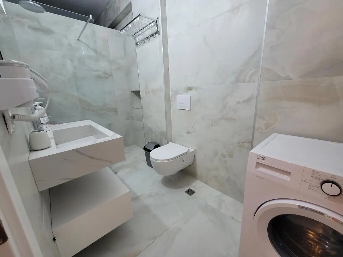 Newborn Suite Apartments Vlorë